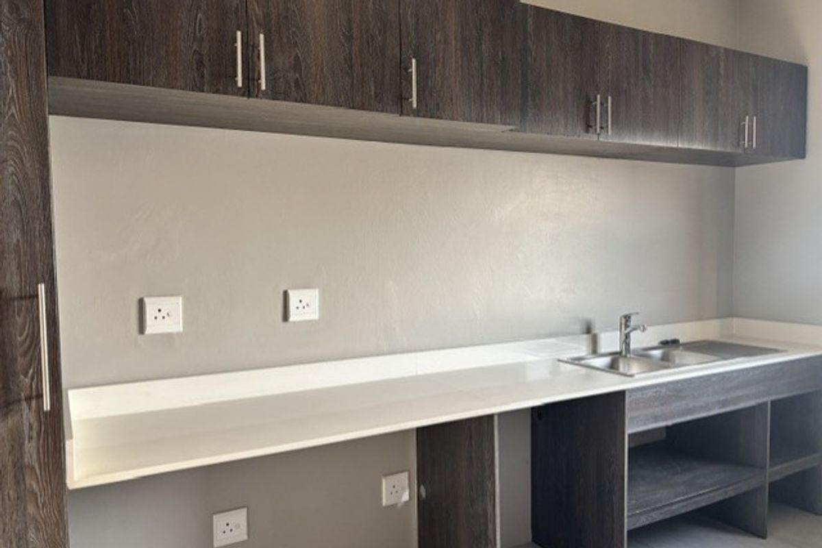 Apartment To Rent in Durban North, KwaZulu Natal - Photo 5
