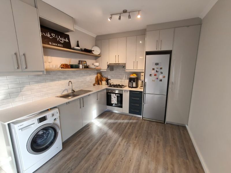 Apartment To Rent in Table View, Blouberg - Photo 1