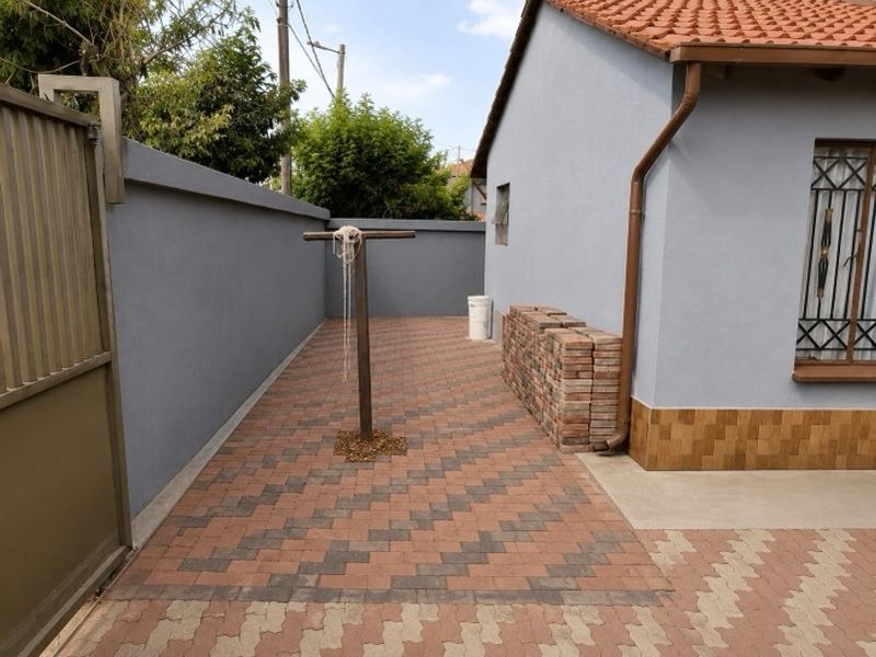 House For Sale in Protea Glen, Soweto - Photo 2