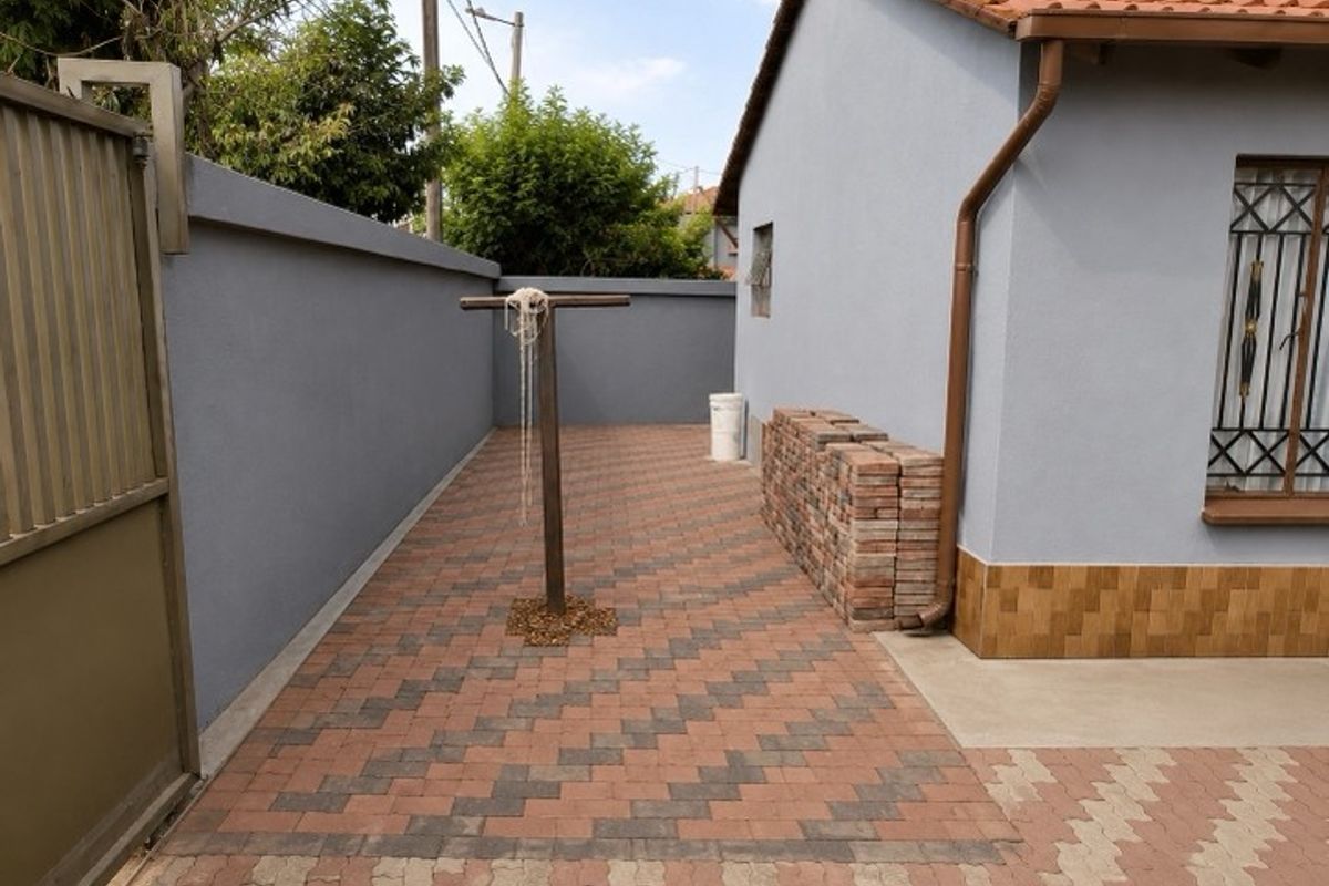 House For Sale in Protea Glen, Soweto - Photo 2