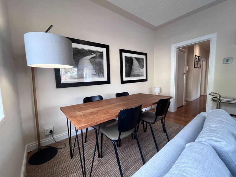 Beautifully Renovated Furnished 2 Bedroom Apartment in Vredehoek - Photo 8