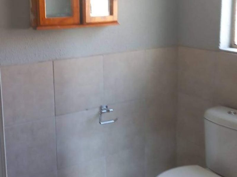 BEAUTIFUL MORDEN BACHELOR AVAILABLE FOR RENTAL IN KARENPARK - Photo 5