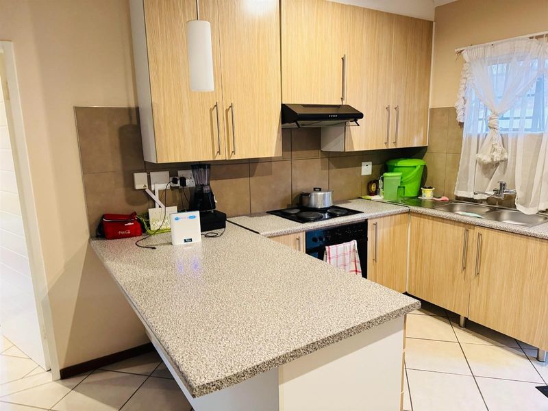 3 Bedroom,2 Bathroom apartment for rent in Sagewood - Photo 2