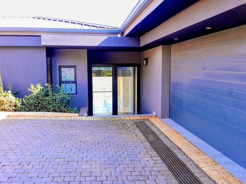 Contemporary Luxury in the Heart of Zimbali Lakes Resort -KZN SOUTH AFRICA - Photo 1
