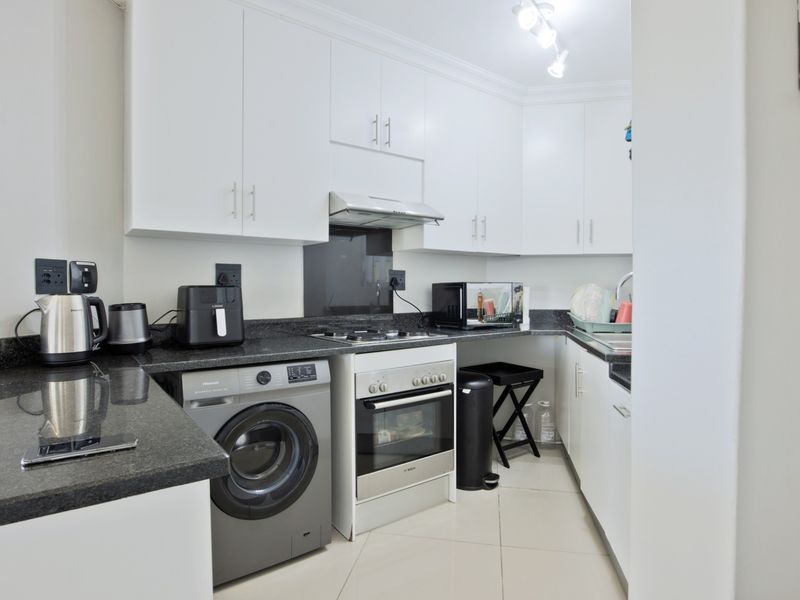 Two-Bedroom Apartment. Walking Distance to Blouberg Beach - Photo 6