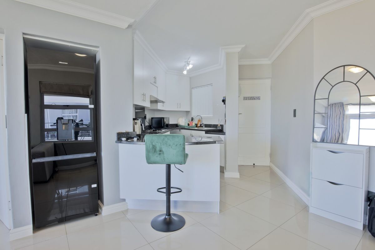 Two-Bedroom Apartment. Walking Distance to Blouberg Beach - Photo 4