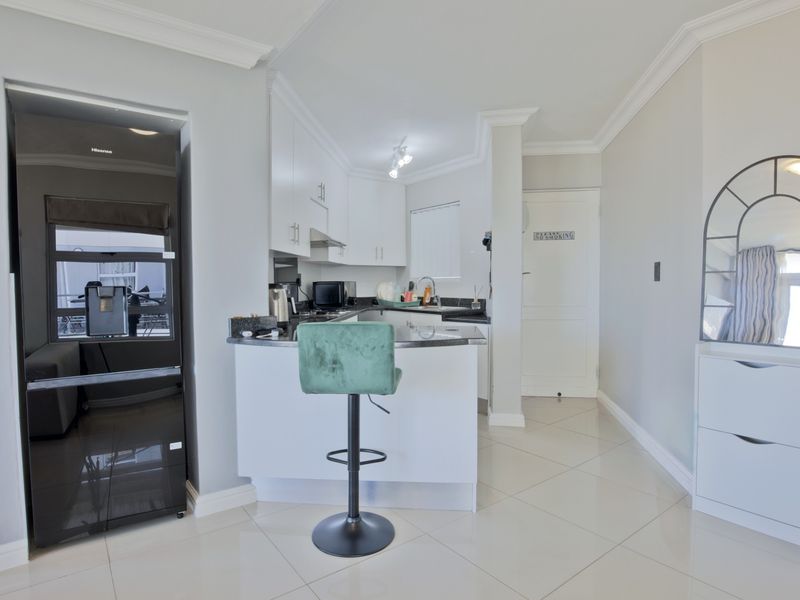 Two-Bedroom Apartment. Walking Distance to Blouberg Beach - Photo 4