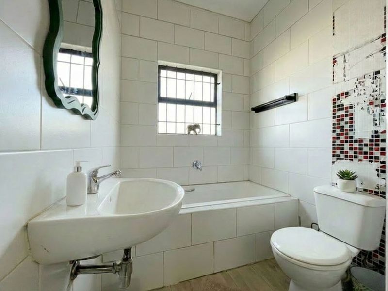 Modern Family Living in the Heart of Parklands - Photo 8
