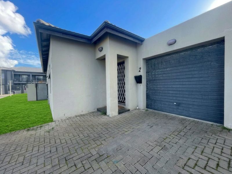 Modern Family Living in the Heart of Parklands - Photo 1