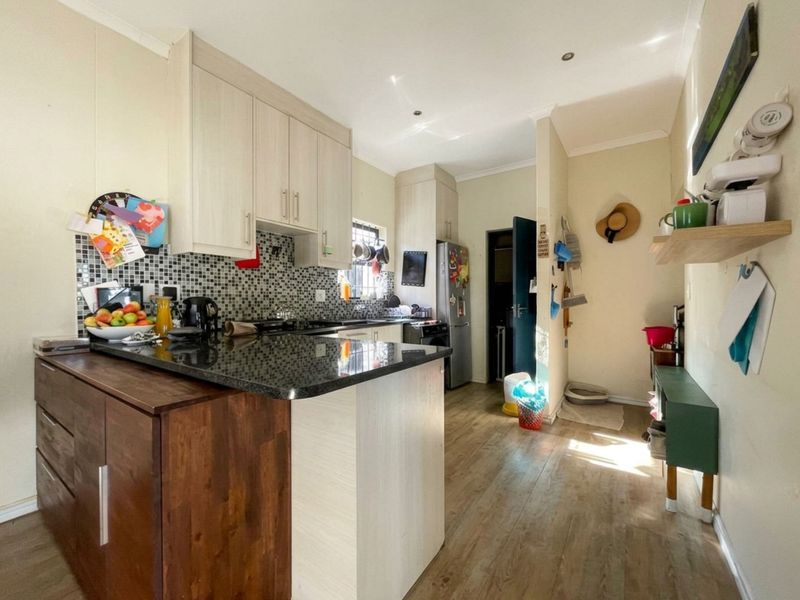 Modern Family Living in the Heart of Parklands - Photo 5
