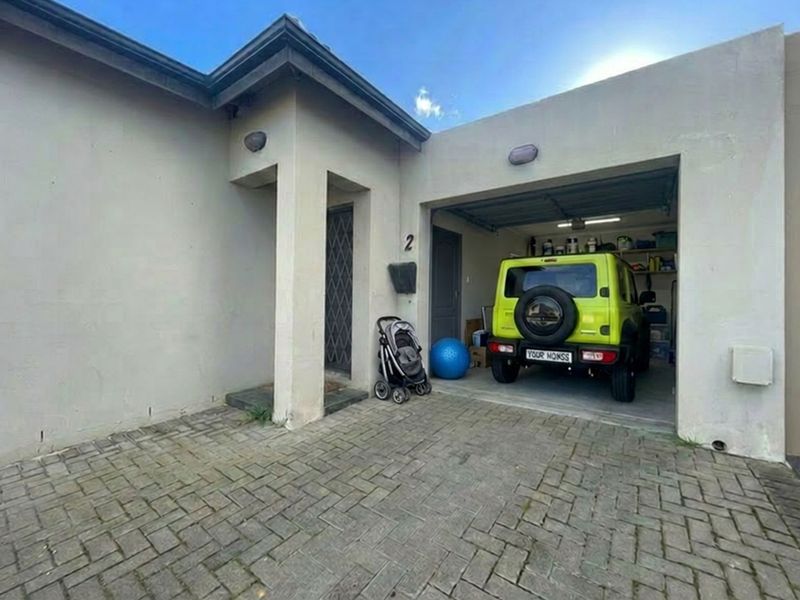Modern Family Living in the Heart of Parklands - Photo 3