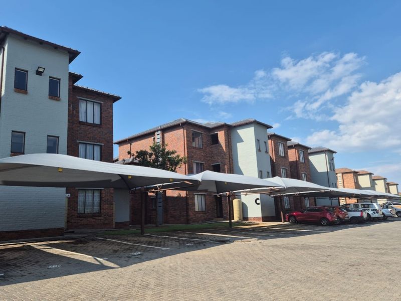 Modern 2 Bedroom, 2 Bathroom Apartment To Let in Birchleigh, Kempton Park - Photo 1