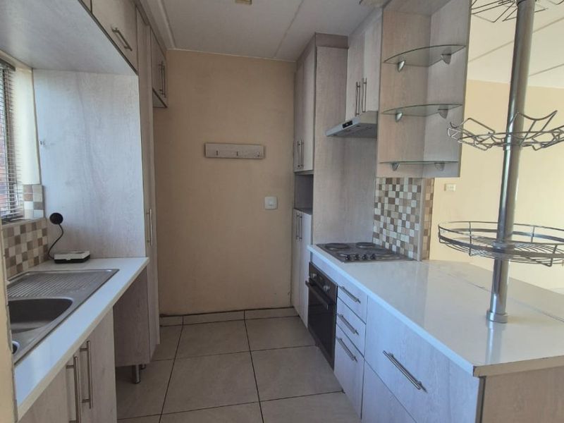 Modern 2 Bedroom, 2 Bathroom Apartment To Let in Birchleigh, Kempton Park - Photo 6
