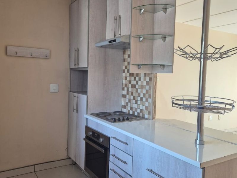 Modern 2 Bedroom, 2 Bathroom Apartment To Let in Birchleigh, Kempton Park - Photo 4