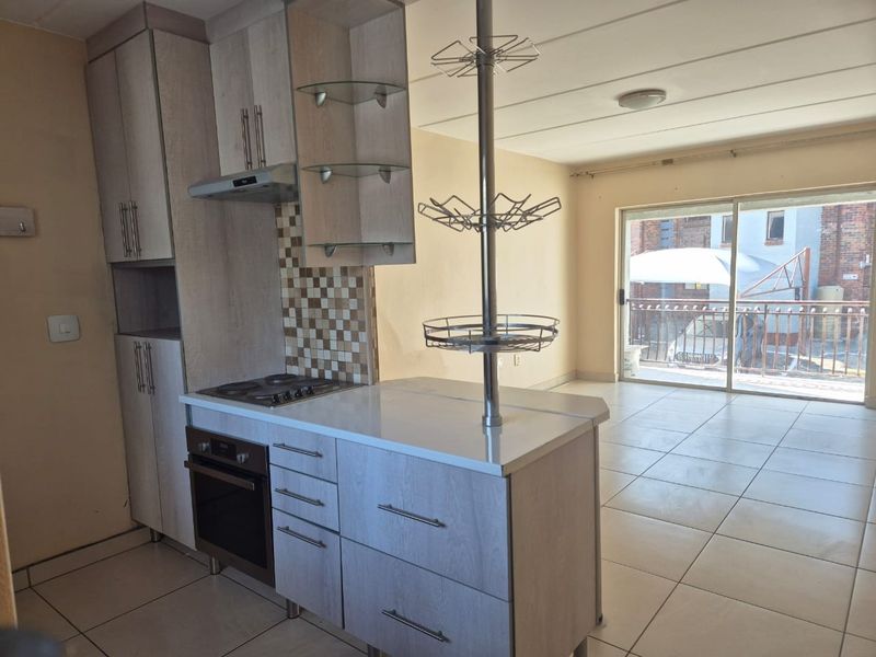 Modern 2 Bedroom, 2 Bathroom Apartment To Let in Birchleigh, Kempton Park - Photo 5
