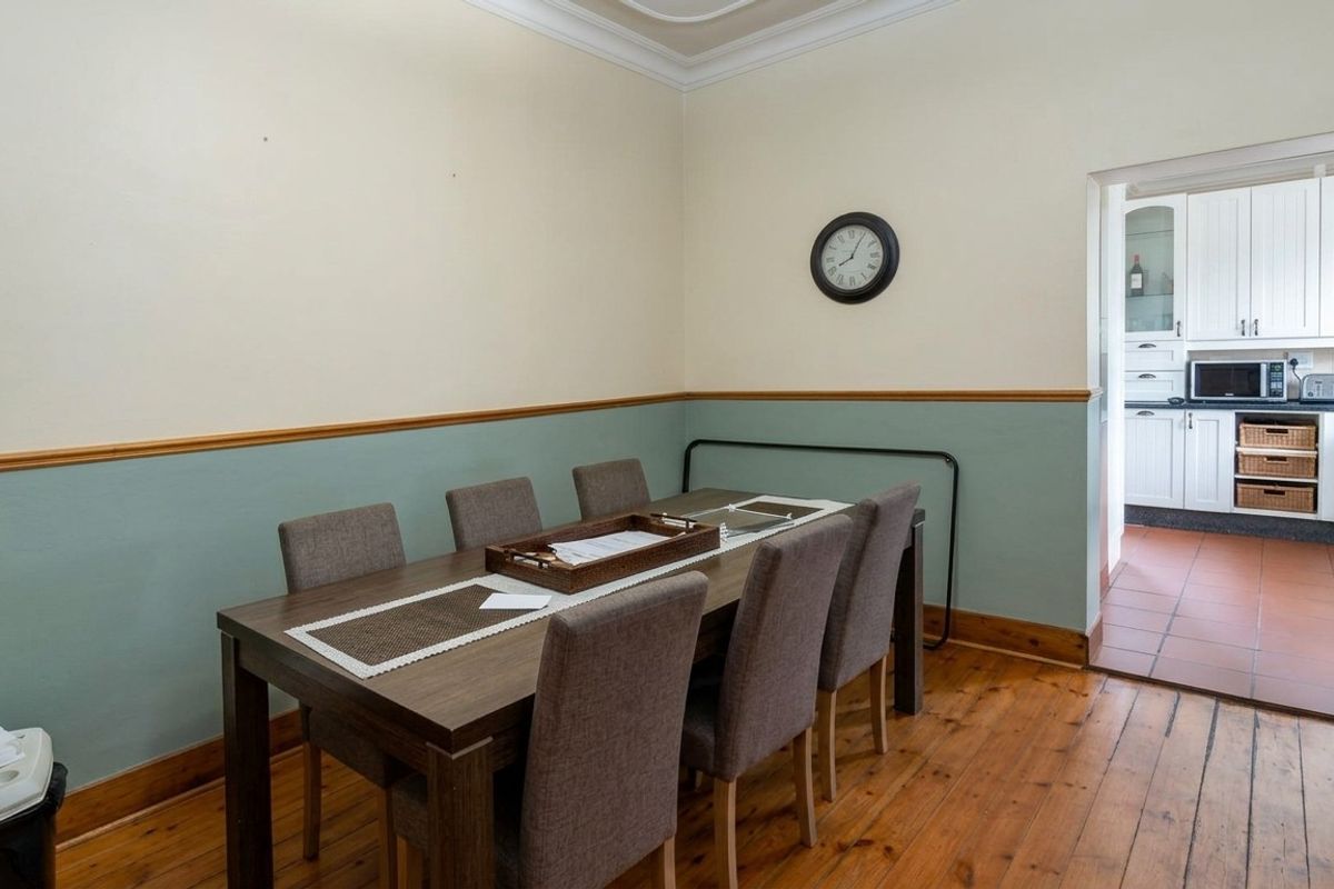 Versatile Family Home with Three Cottages - Photo 2