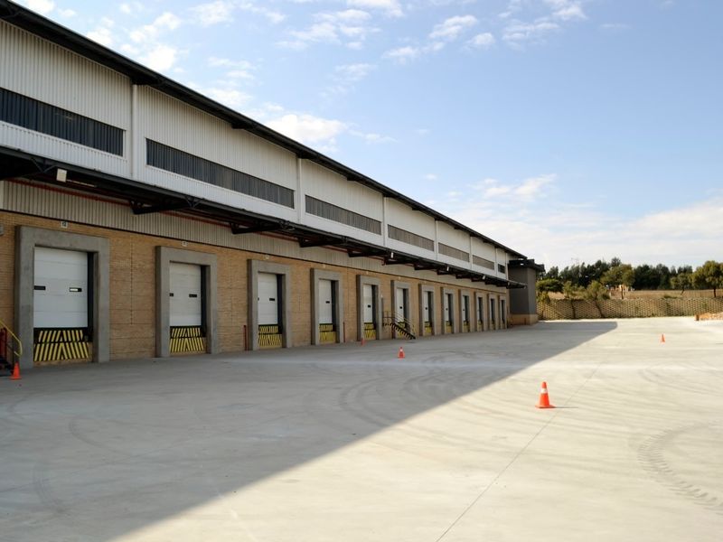 MAGNIFICENT 7821 SQM WAREHOUSE AND OFFICES, A WORLD CLASS MODERN LOGISTICS FACILITY IN PRESTIGIOUS, - Photo 3