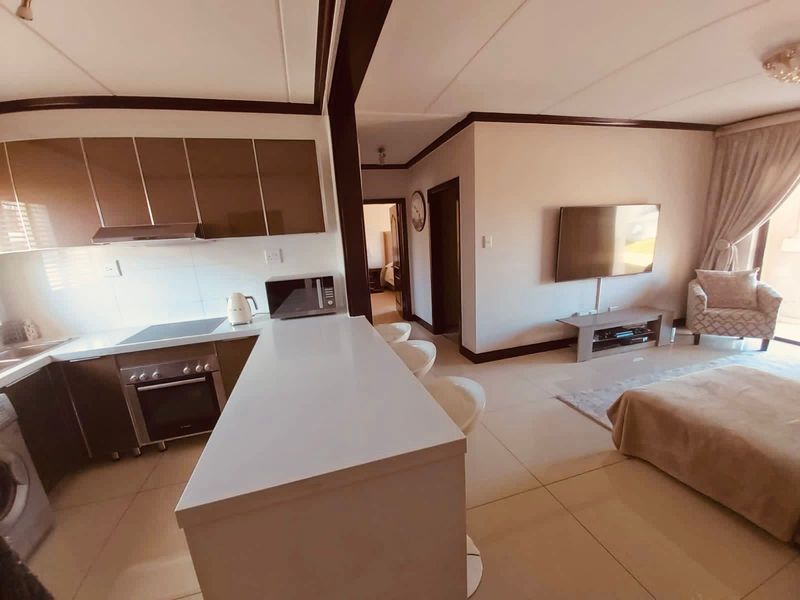 Modern 2-Bedroom, 2-Bathroom Apartment in a Secure Lifestyle Estate - Photo 2