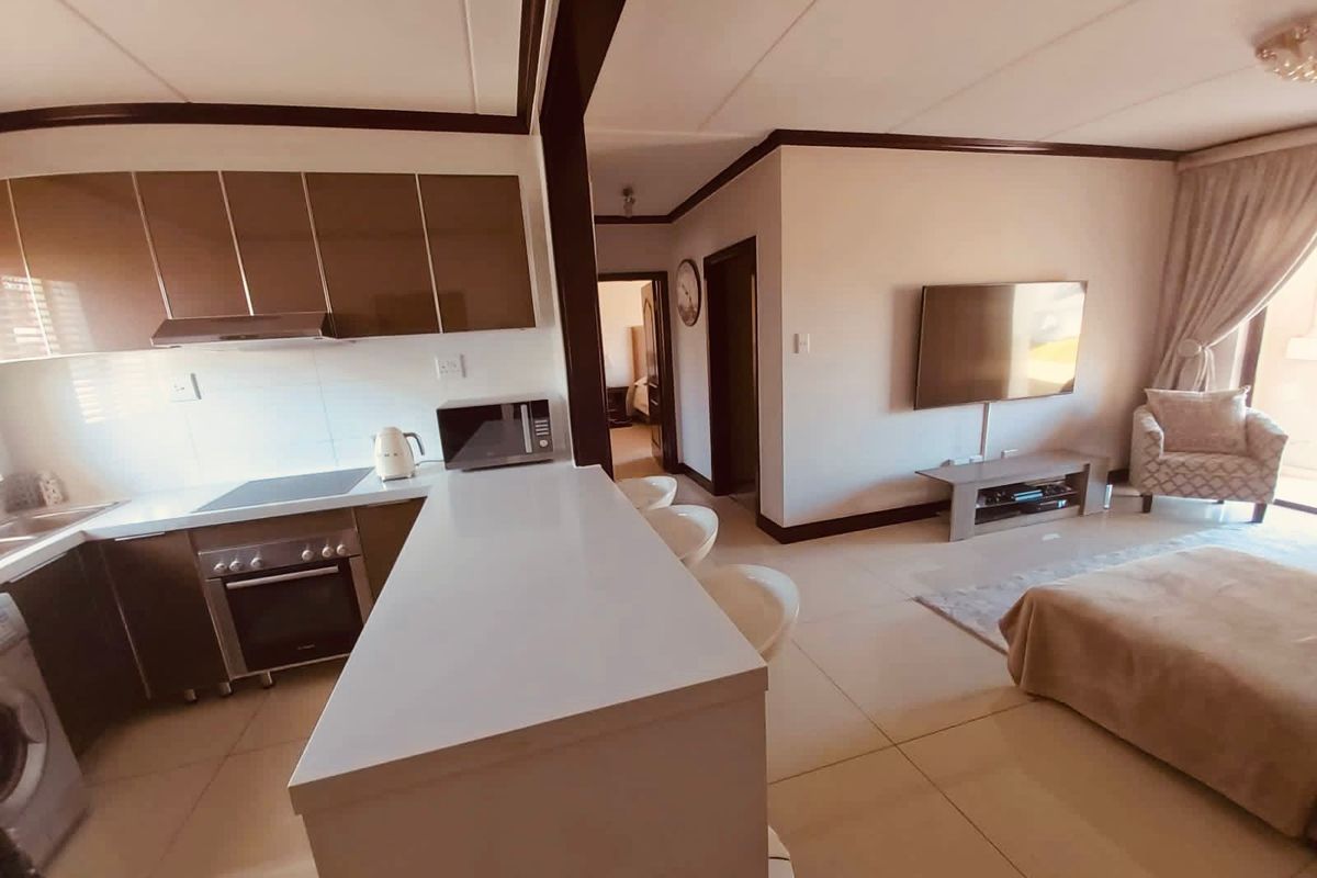 Modern 2-Bedroom, 2-Bathroom Apartment in a Secure Lifestyle Estate - Photo 2