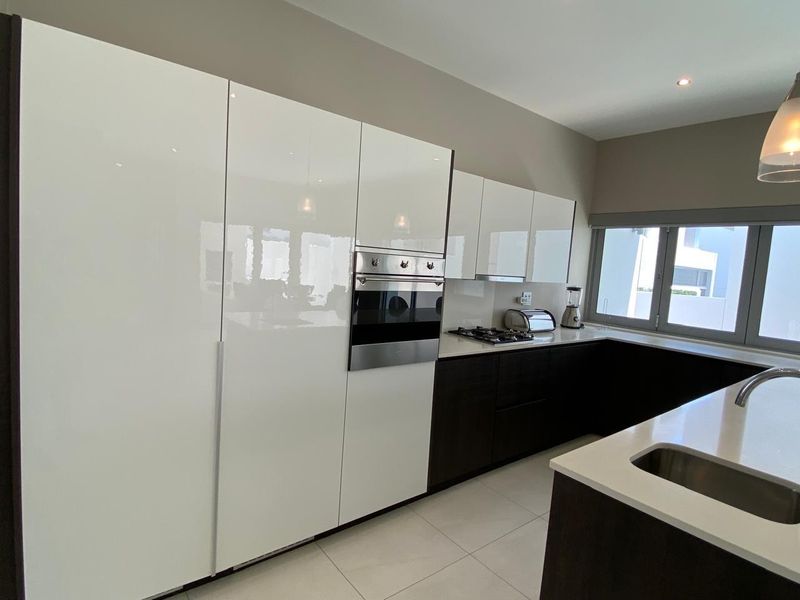 Fully Furnished 4bedroom To Rent in Bryanston with Staff quarters - Photo 5