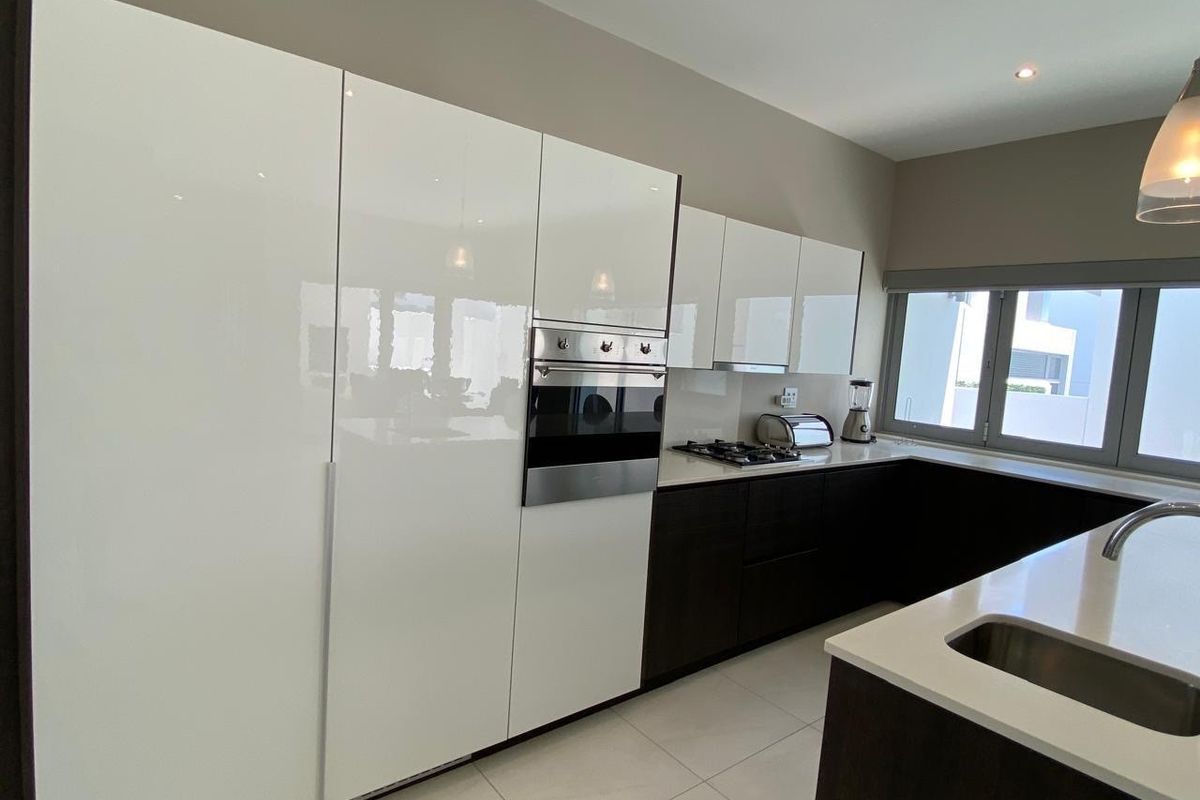 Fully Furnished 4bedroom To Rent in Bryanston with Staff quarters - Photo 5