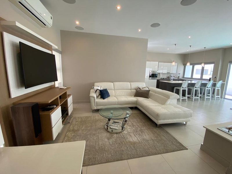 Fully Furnished 4bedroom To Rent in Bryanston with Staff quarters - Photo 2