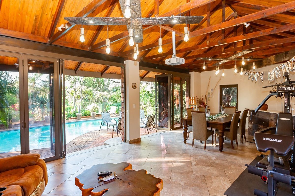 Luxury Lifestyle Farm with 2 Homes | 2 Flats | Vissershoek AH, Pretoria - Photo 3