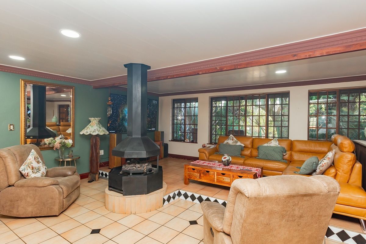 Luxury Lifestyle Farm with 2 Homes | 2 Flats | Vissershoek AH, Pretoria - Photo 5