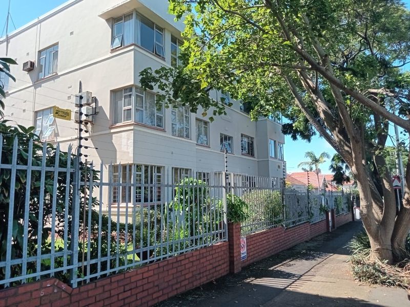 Three Bedroom Apartment To Rent in Glenwood, Durban, KwaZulu Natal - Photo 4