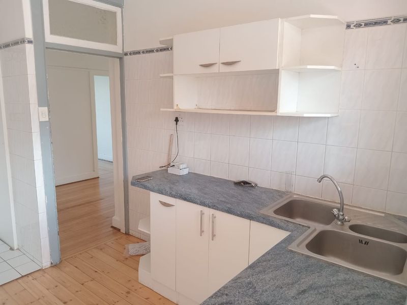 Three Bedroom Apartment To Rent in Glenwood, Durban, KwaZulu Natal - Photo 2