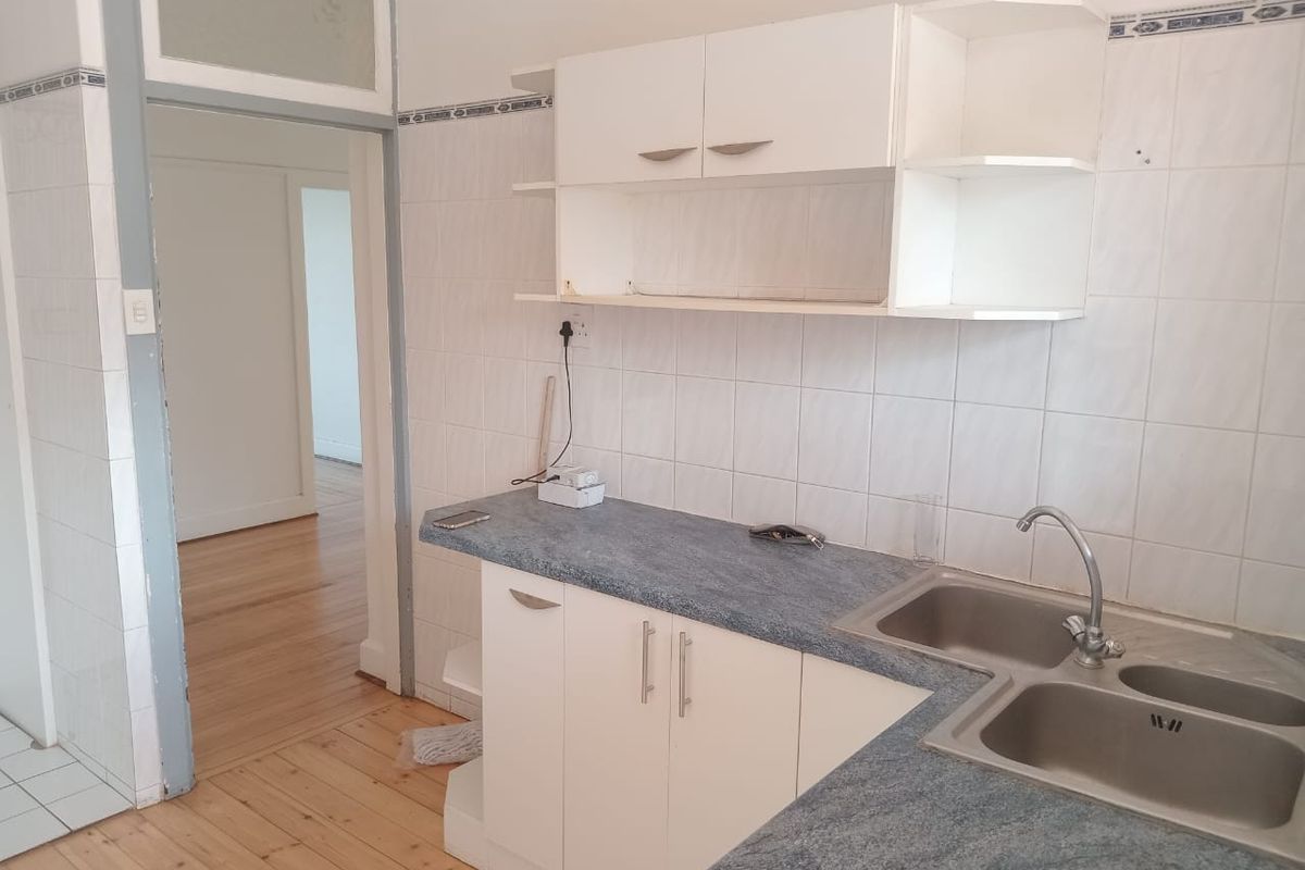 Three Bedroom Apartment To Rent in Glenwood, Durban, KwaZulu Natal - Photo 2