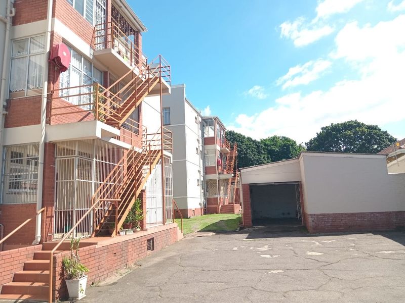Three Bedroom Apartment To Rent in Glenwood, Durban, KwaZulu Natal - Photo 5