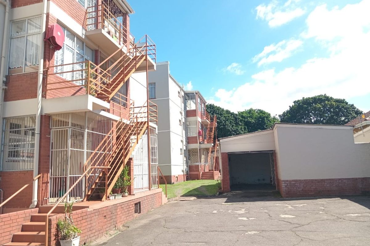 Three Bedroom Apartment To Rent in Glenwood, Durban, KwaZulu Natal - Photo 5