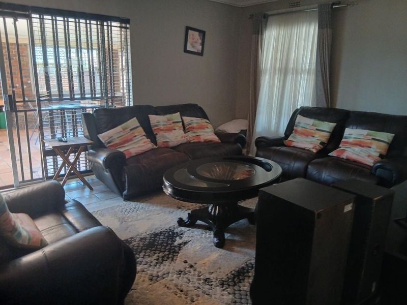 House For Sale in Terenure, Kempton Park - Photo 7