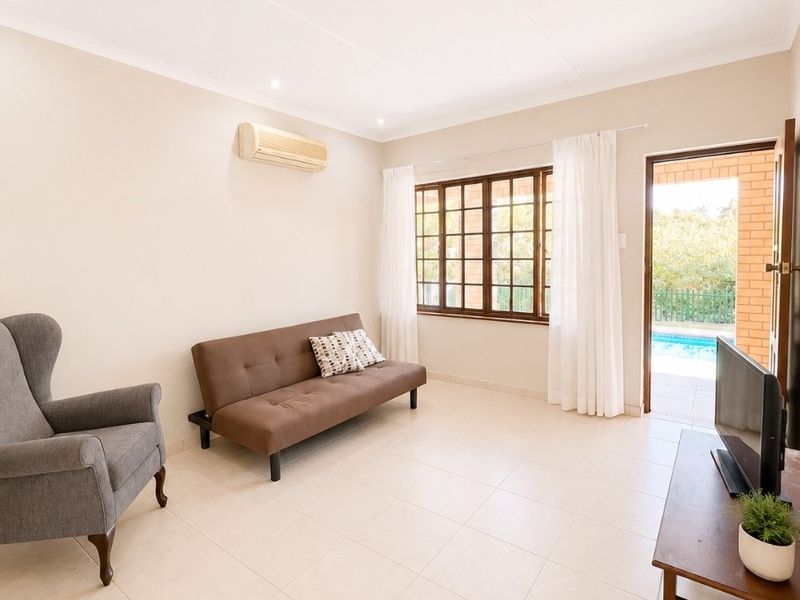 Exclusive Lifestyle Living in a Boutique Complex-Space ,Privacy ,Exceptional Value and Low Levies - Photo 7