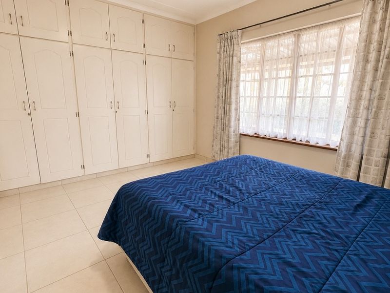 Exclusive Lifestyle Living in a Boutique Complex-Space ,Privacy ,Exceptional Value and Low Levies - Photo 9