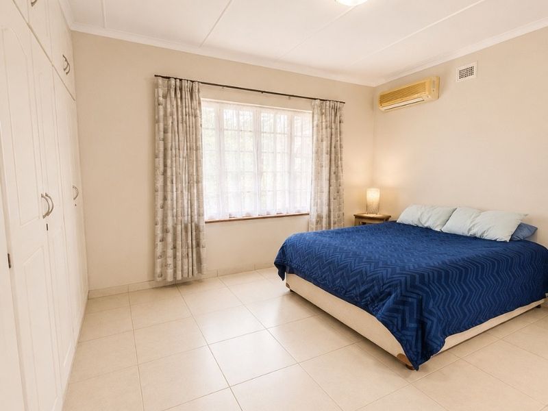 Exclusive Lifestyle Living in a Boutique Complex-Space ,Privacy ,Exceptional Value and Low Levies - Photo 8