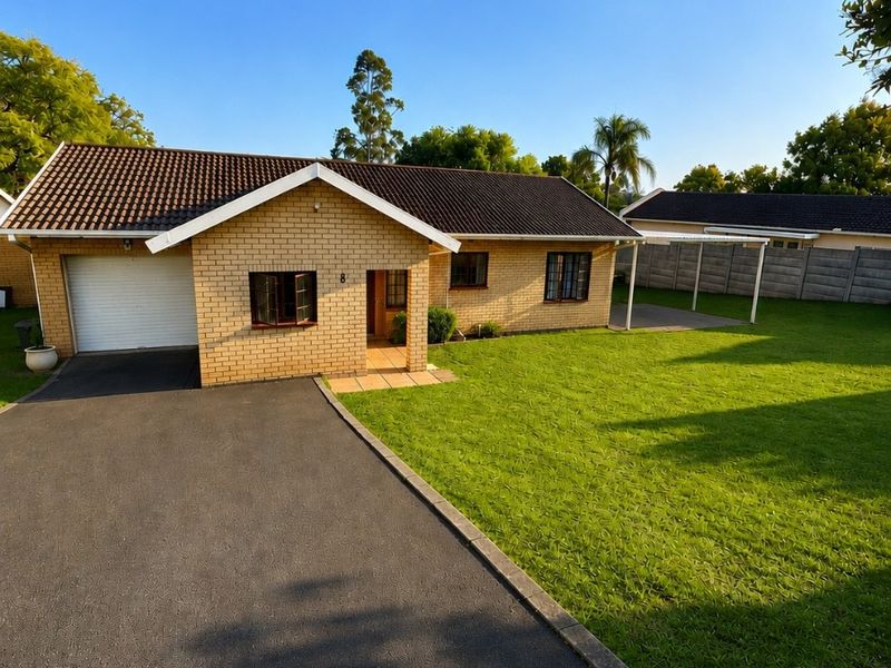 Exclusive Lifestyle Living in a Boutique Complex-Space ,Privacy ,Exceptional Value and Low Levies - Photo 3