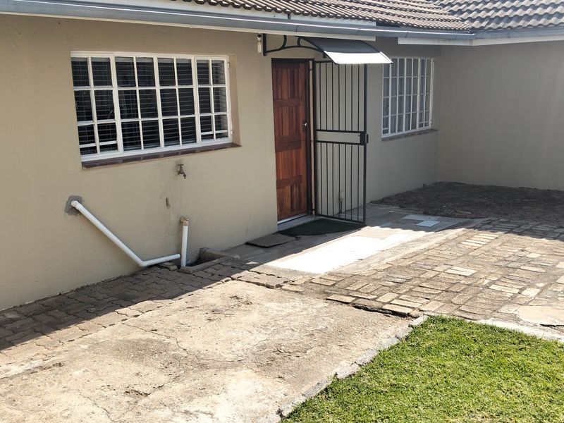 Small Holding 3 bed House 1 Bed Cottage on 8.5ha Land For Sale in Knoppieslaagte, Centurion - Photo 10