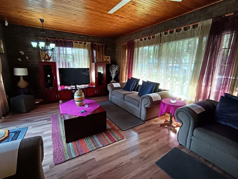 Time to make this house home in Brackendowns - Photo 9