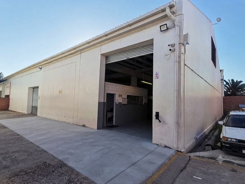 320m2 Warehouse To Let in Dal Josafat, Paarl - Photo 1