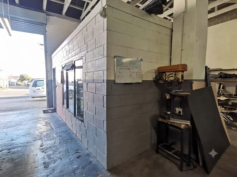 320m2 Warehouse To Let in Dal Josafat, Paarl - Photo 2