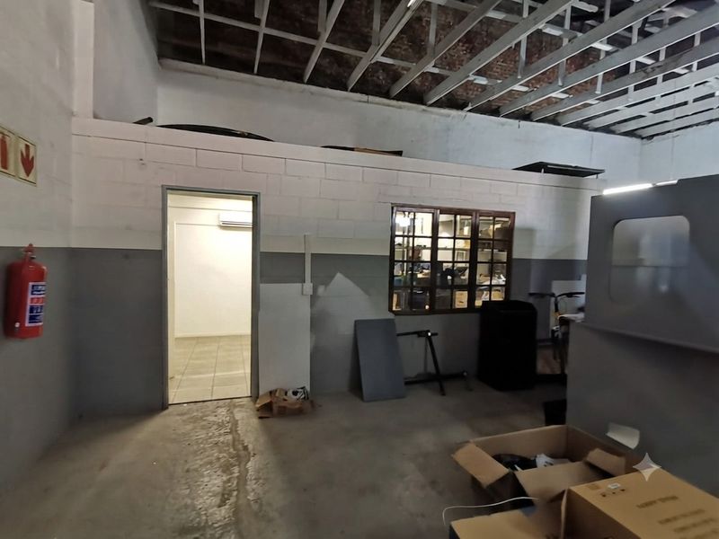 320m2 Warehouse To Let in Dal Josafat, Paarl - Photo 3
