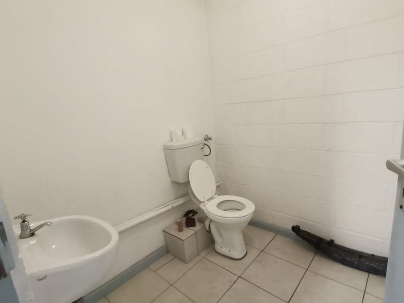 320m2 Warehouse To Let in Dal Josafat, Paarl - Photo 6