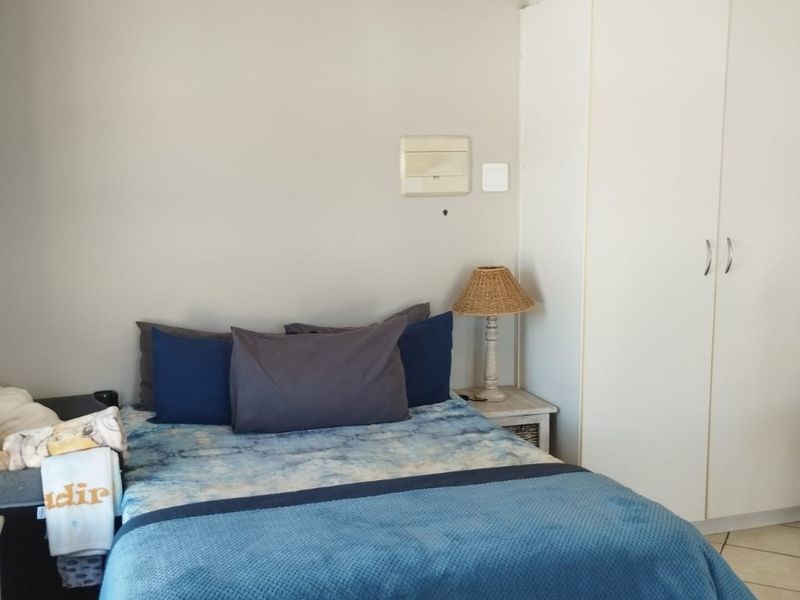 Neat and Secure Corner Bachelor Apartment - Ideal Investment or First Home - Photo 10