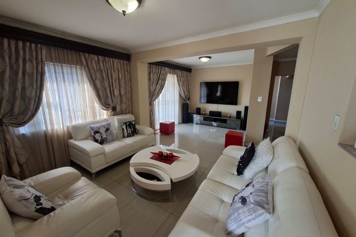 House For Sale in Reservoir Hills, Durban, KwaZulu Natal - Photo 2