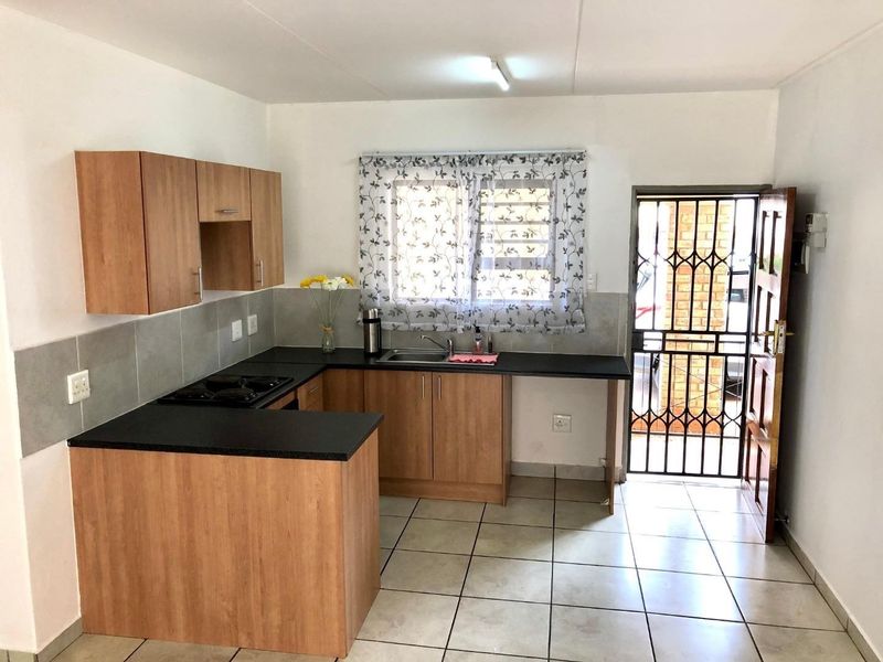 Apartment For Sale in Groblerpark, Roodepoort - Photo 10