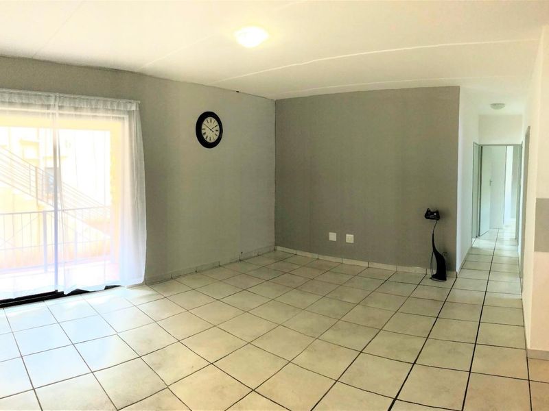 Apartment For Sale in Groblerpark, Roodepoort - Photo 5