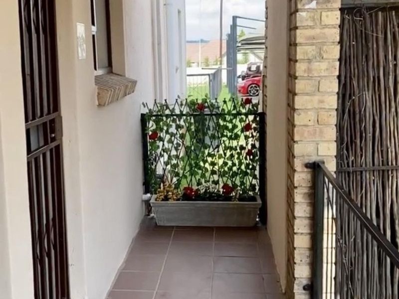 Apartment For Sale in Groblerpark, Roodepoort - Photo 3