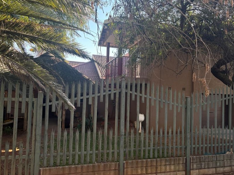 House For Sale in Vaalpark, Sasolburg - Photo 2